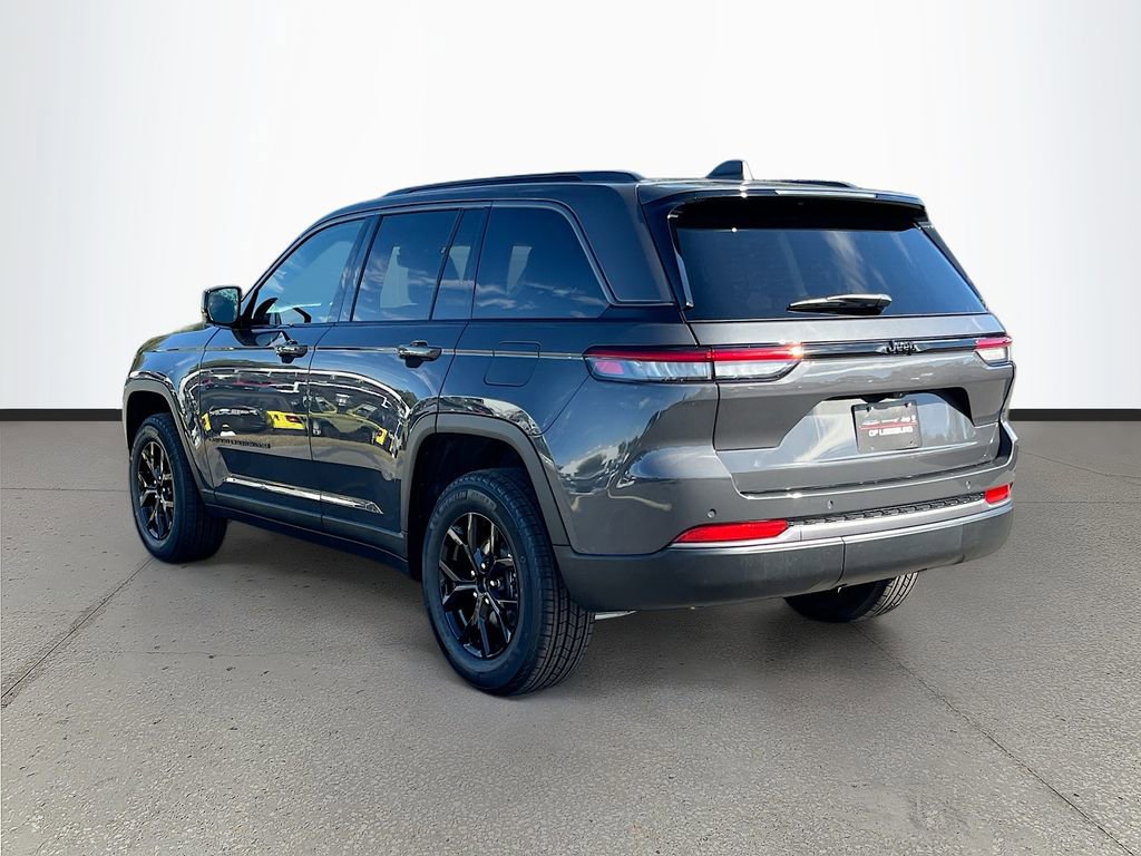 New 2026 Jeep Grand Cherokee Altitude RWD image 5