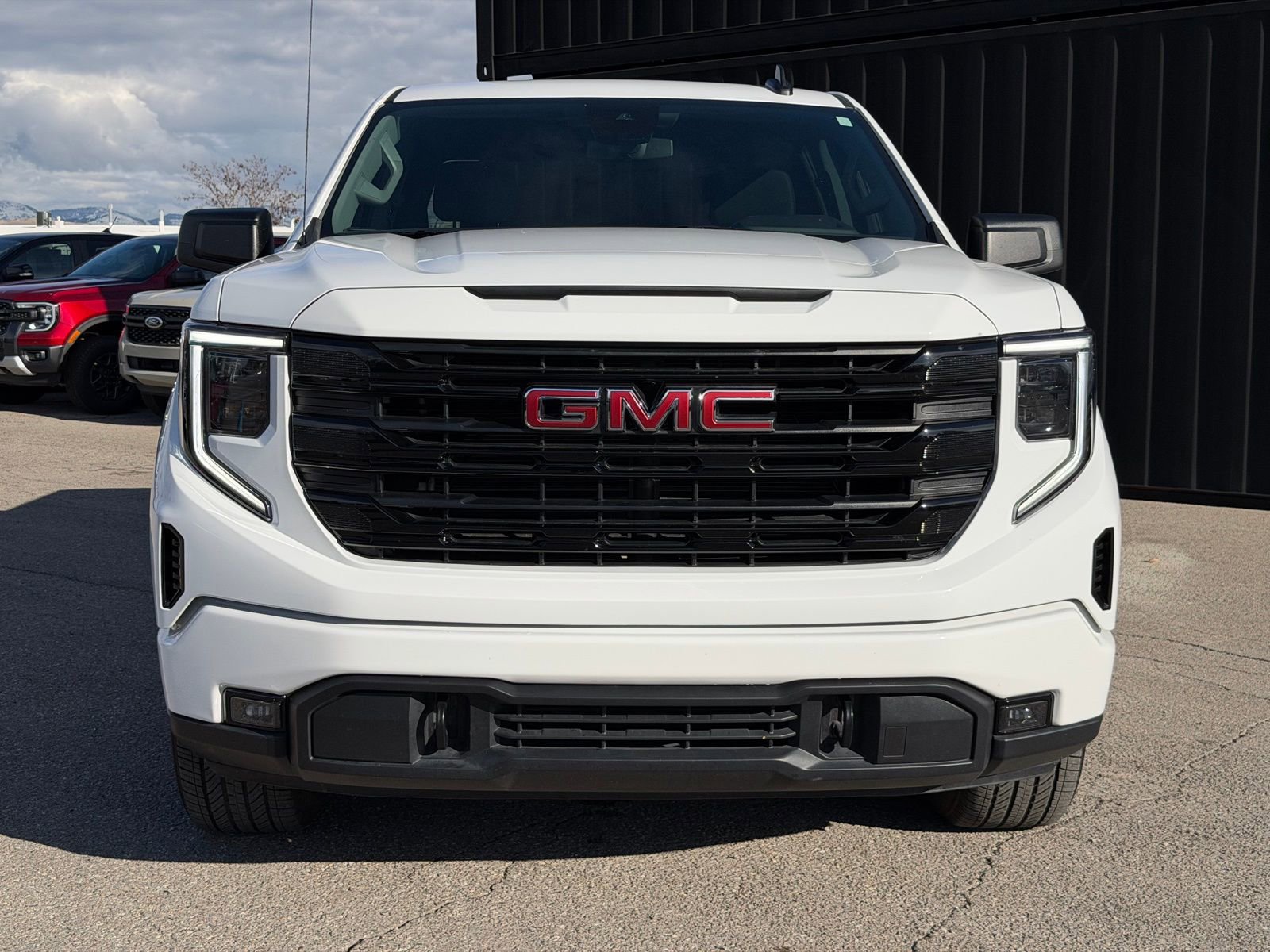 Used 2024 GMC Sierra 1500 Elevation image 2