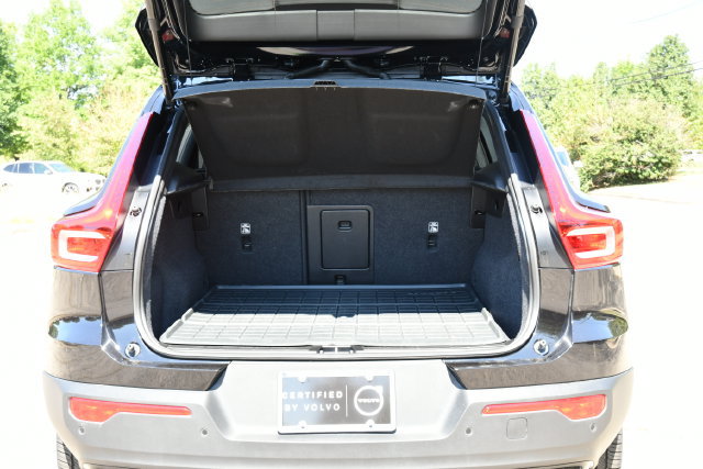 Certified 2026 Volvo XC40 B5 Plus AWD/4WD image 31