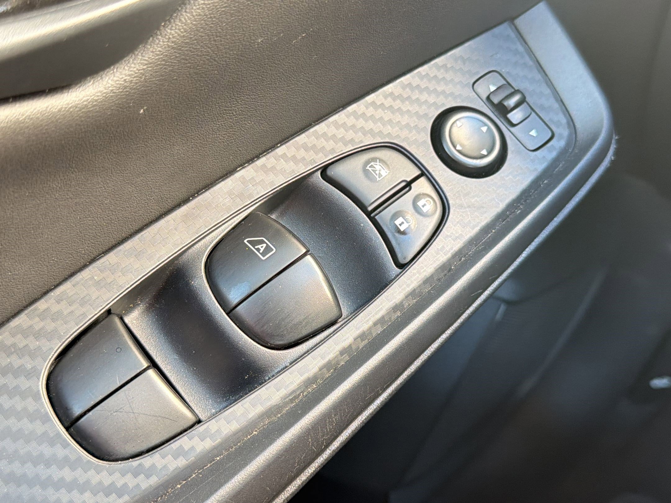 Used 2025 Nissan Sentra S image 27