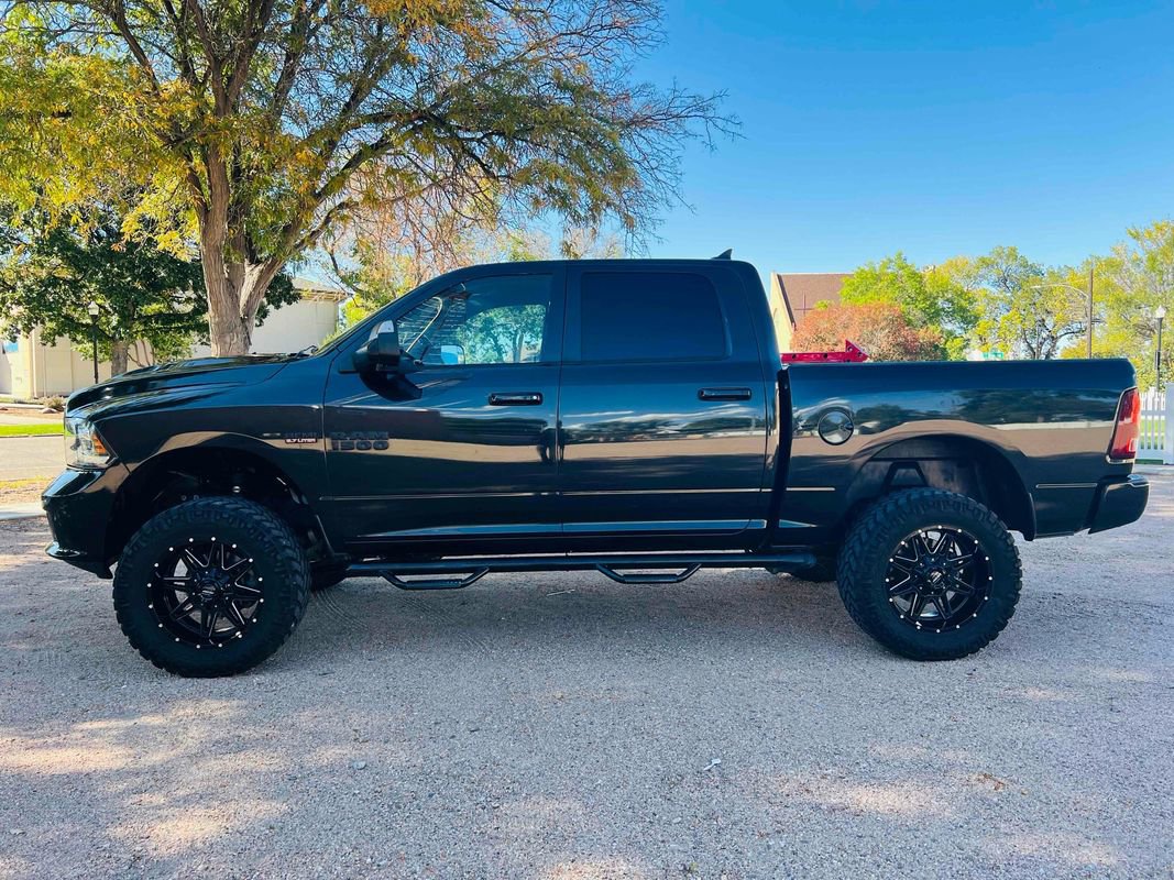 Used 2017 RAM 1500 Sport image 5
