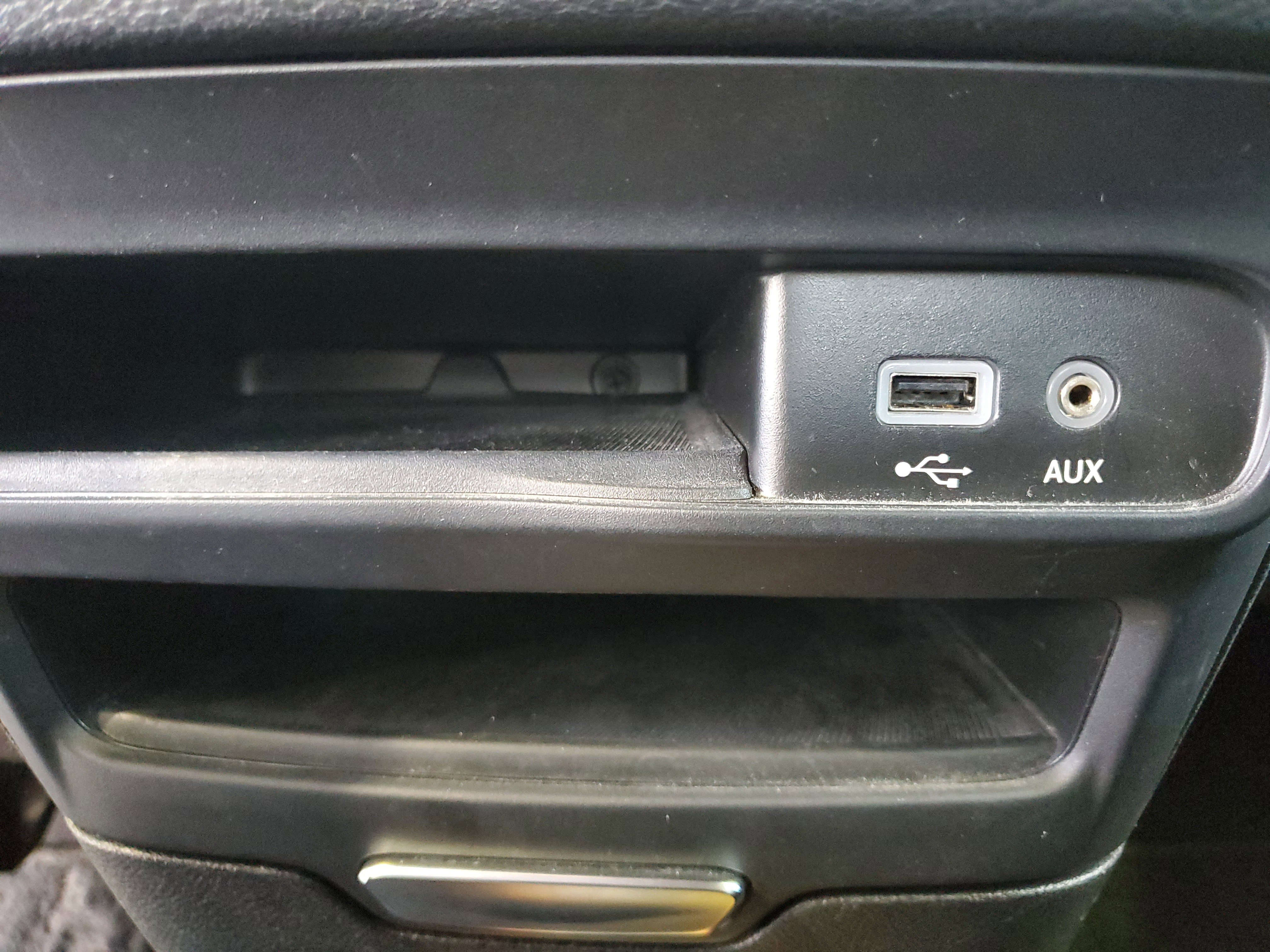 Used 2019 Chrysler Pacifica Touring Plus w/ S Appearance Package FWD image 28