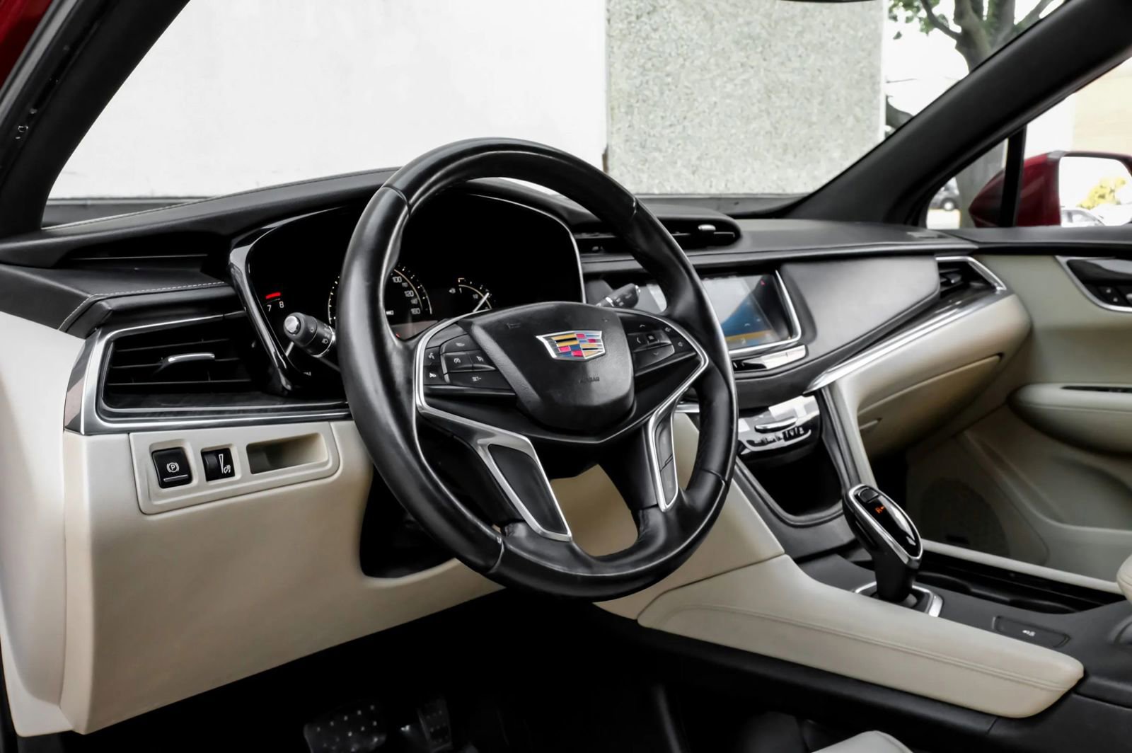 Used 2018 Cadillac XT5 FWD image 20