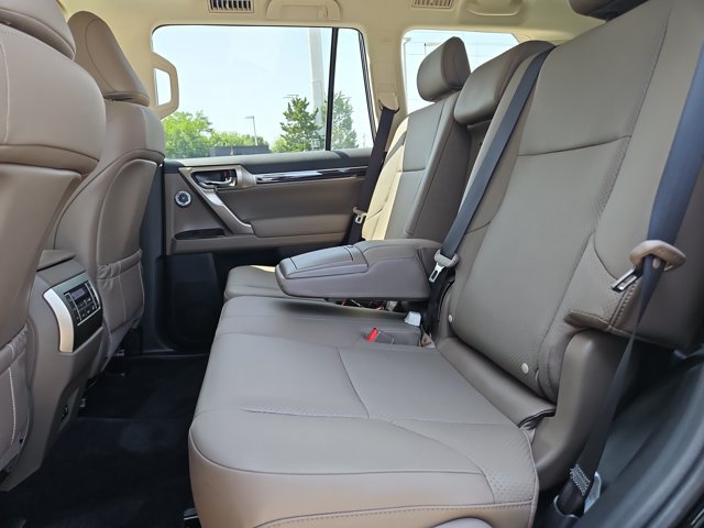 Used 2021 Lexus GX 460 Luxury w/ Accessory Package AWD/4WD image 15