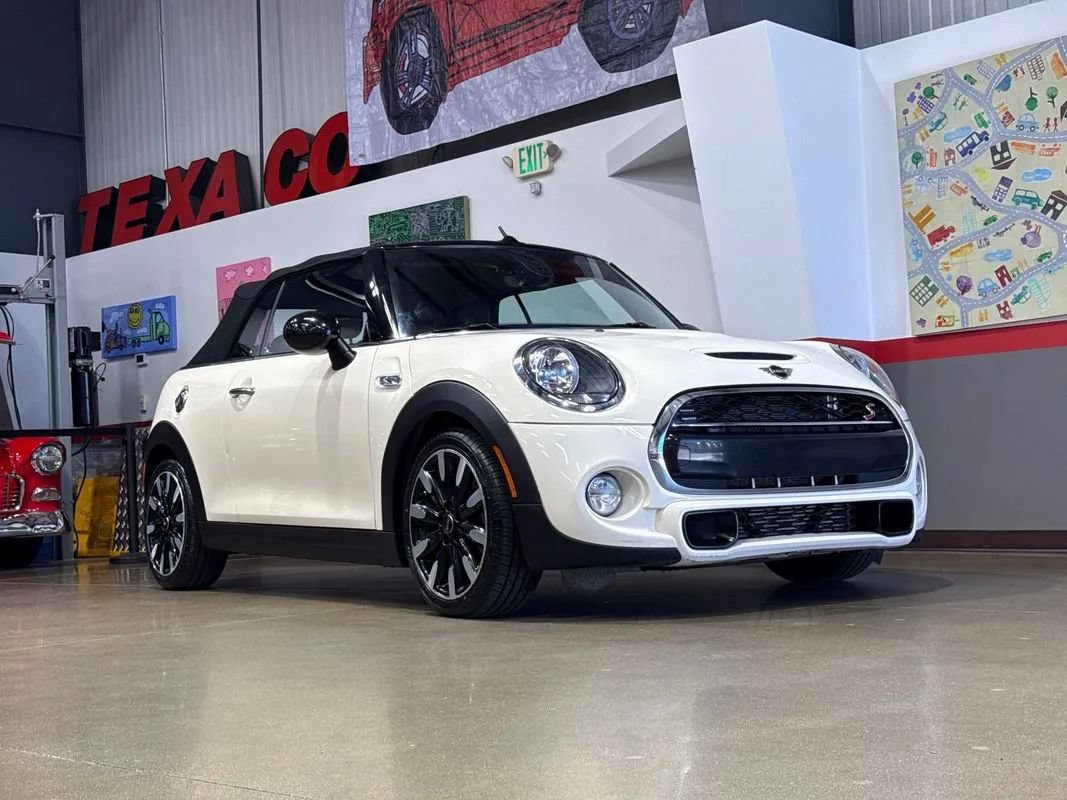 Used 2019 MINI Cooper S w/ Signature Upholstery Package FWD image 25