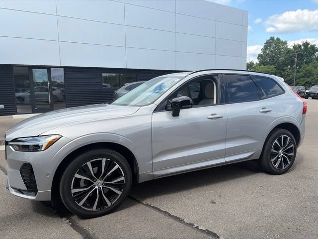 Used 2024 Volvo XC60 B5 Plus w/ Climate Package AWD/4WD image 6