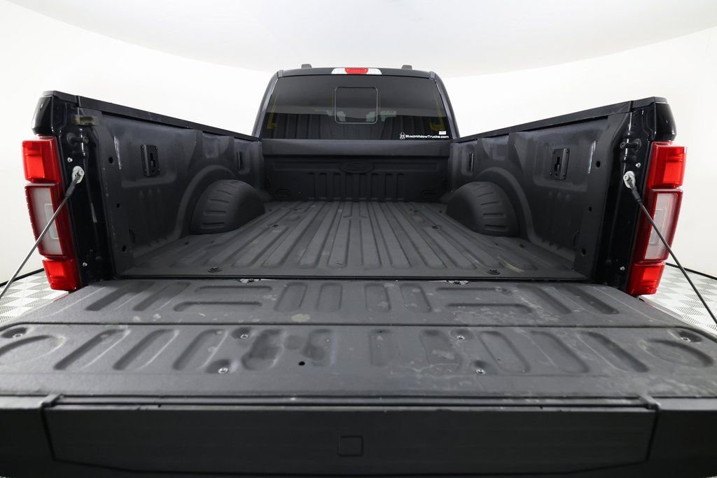 Used 2022 Ford F250 Lariat w/ Black Appearance Package image 7