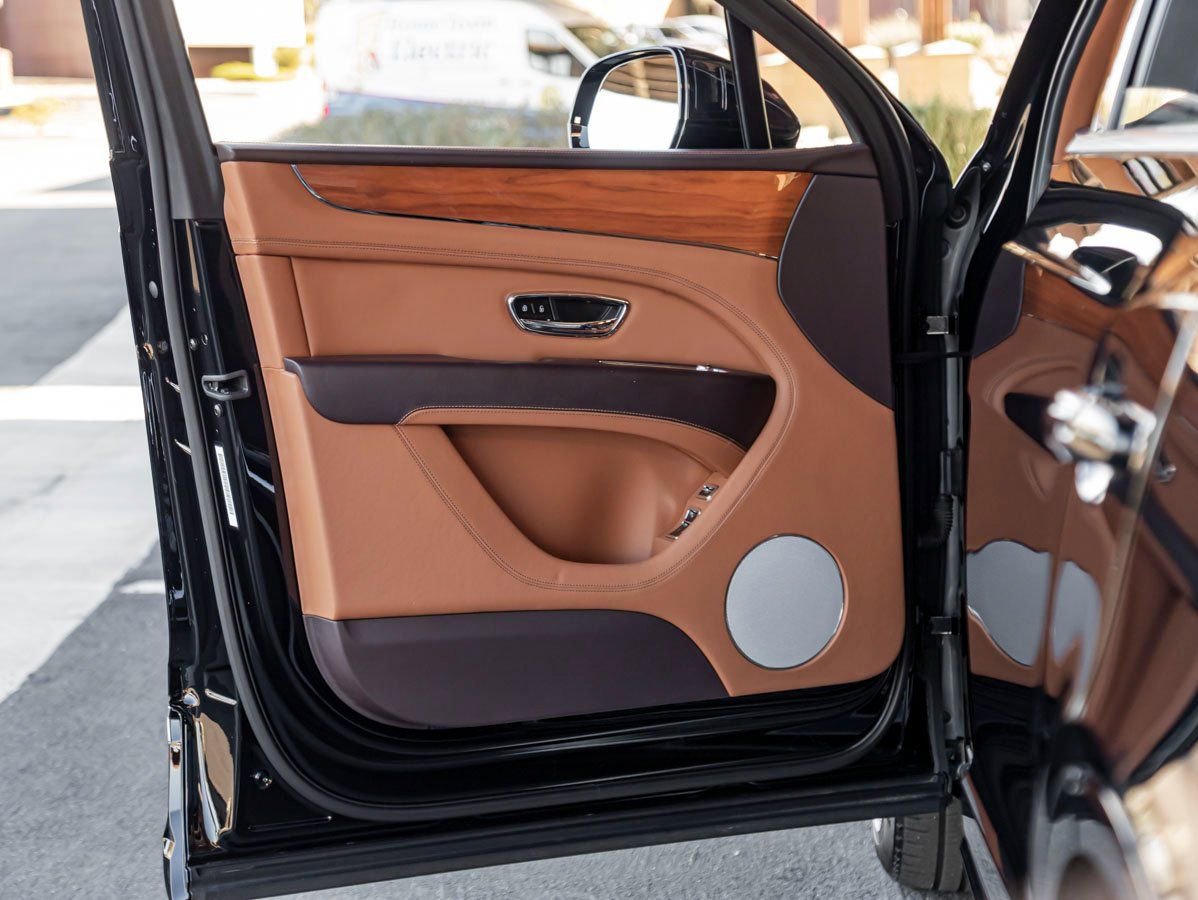 Certified 2022 Bentley Bentayga image 15