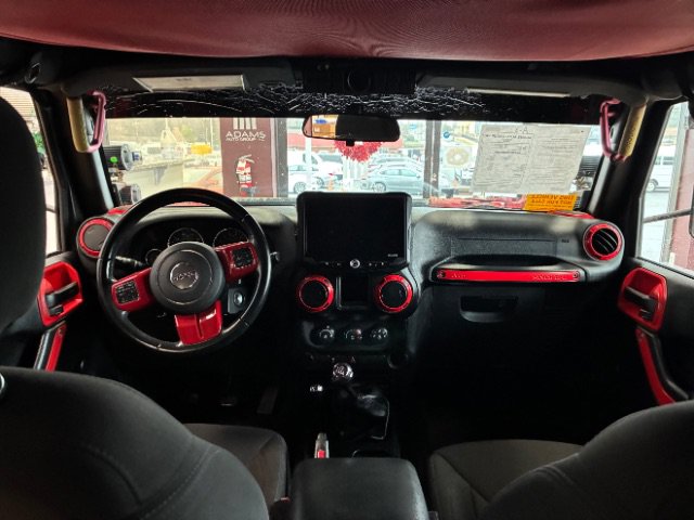 Used 2018 Jeep Wrangler Unlimited Sport w/ Connectivity Group AWD/4WD image 27