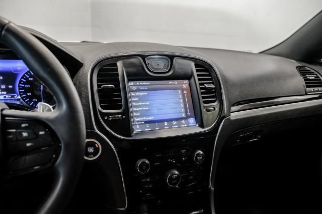 Used 2022 Chrysler 300 S w/ Comfort Group RWD image 33