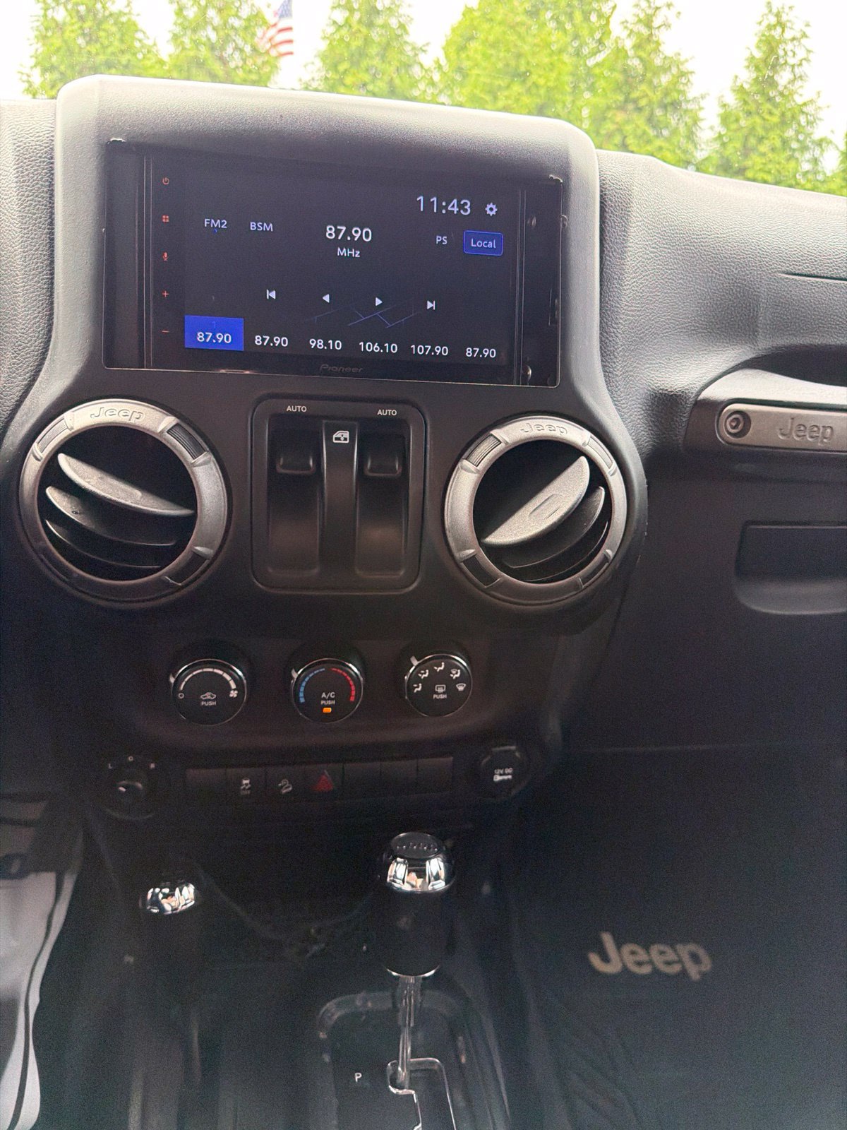 Used 2017 Jeep Wrangler Sport w/ Quick Order Package 24S AWD/4WD image 16