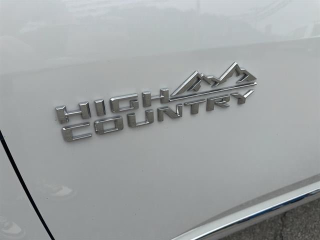 Used 2022 Chevrolet Traverse High Country w/ LPO, Floor Liner Package AWD/4WD image 14