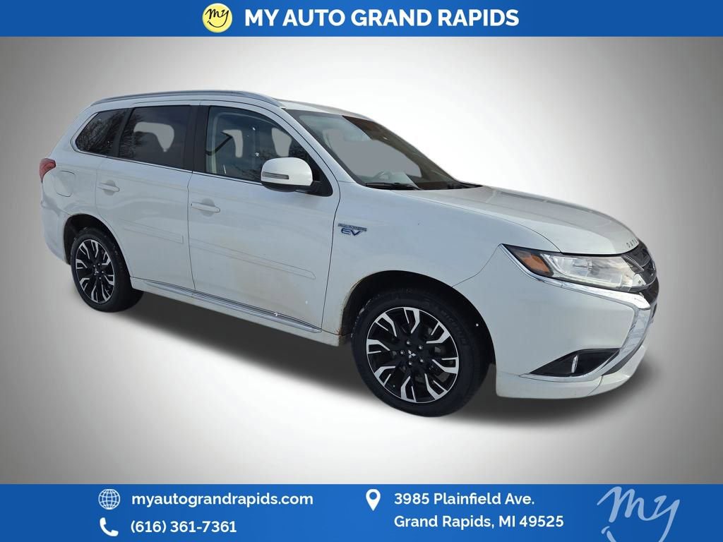Used 2018 Mitsubishi Outlander SEL image 1