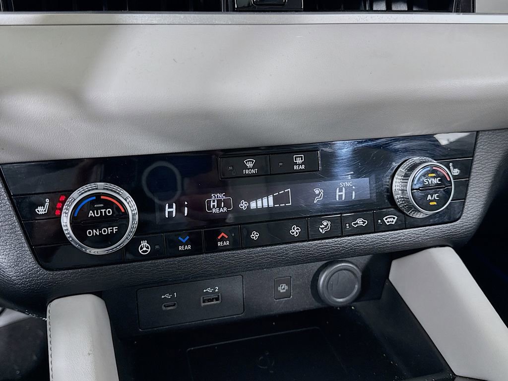 Used 2024 Mitsubishi Outlander SEL image 25