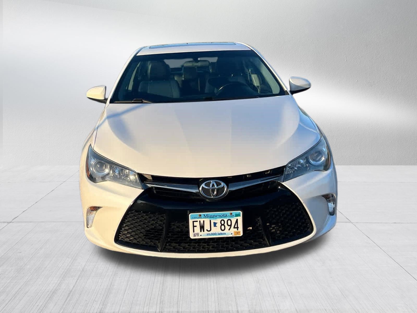 Used 2016 Toyota Camry SE FWD image 2