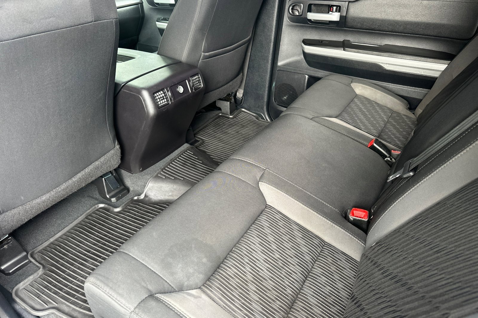 Used 2015 Toyota Tundra SR5 w/ SR5 Upgrade Package image 11