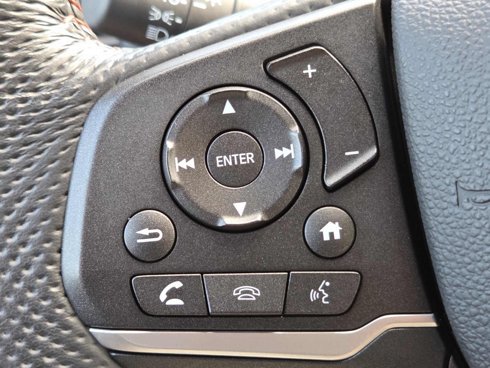 Certified 2025 Honda Passport TrailSport image 15