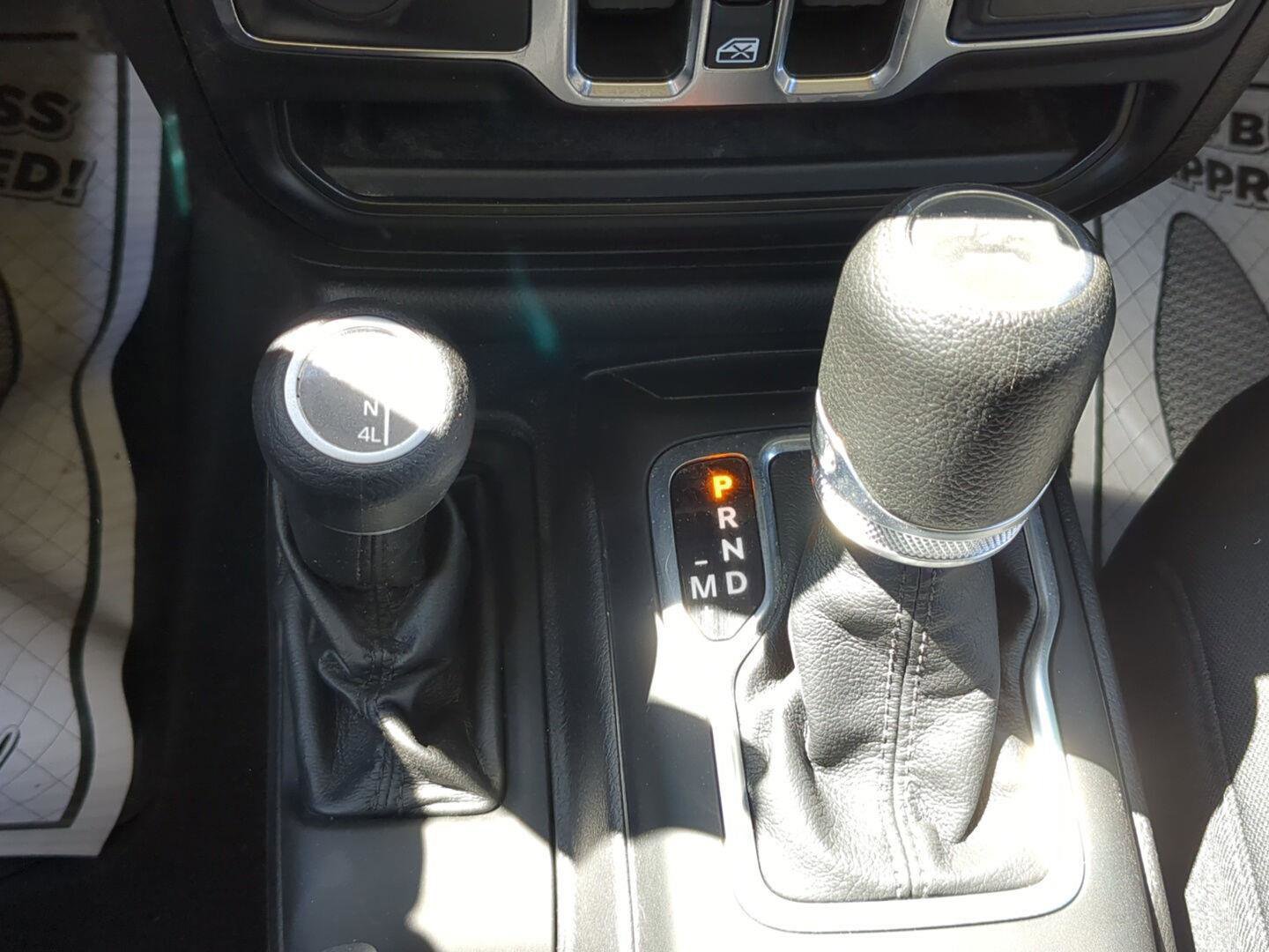 Used 2022 Jeep Wrangler Unlimited Sport AWD/4WD image 16