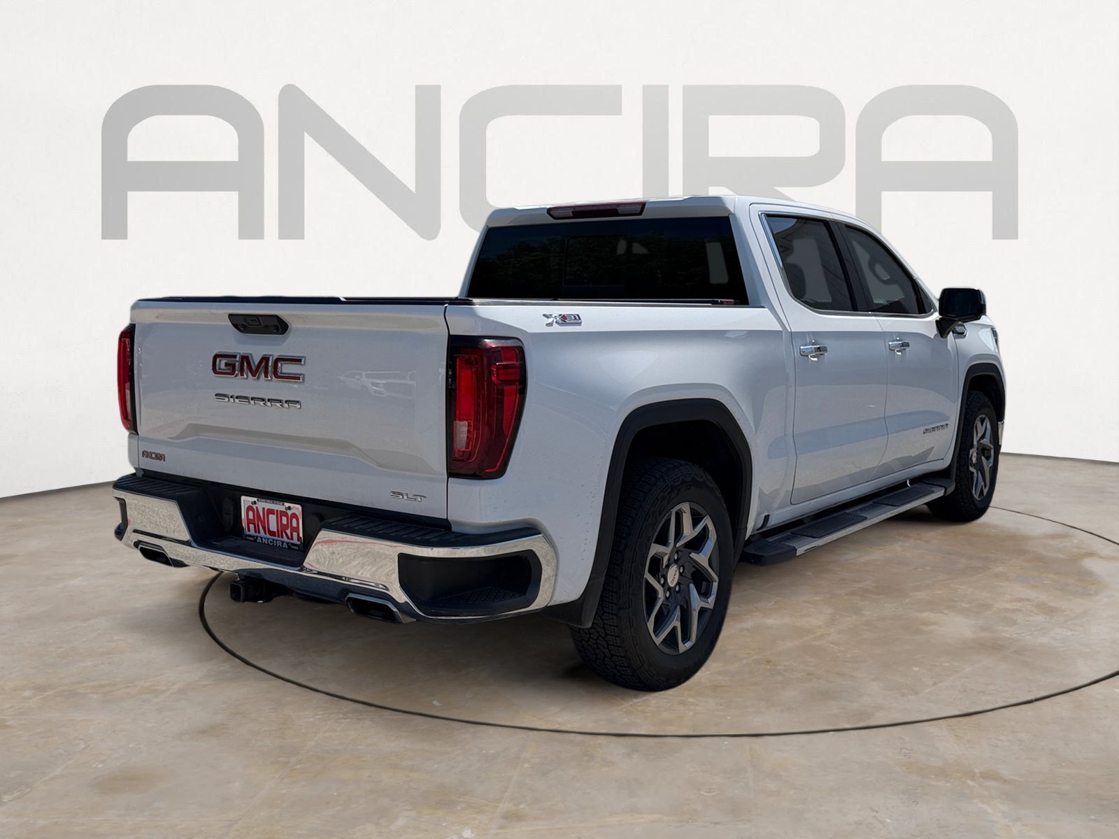 Used 2023 GMC Sierra 1500 SLT AWD/4WD image 9