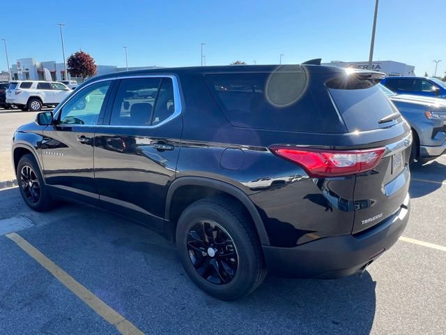 Used 2020 Chevrolet Traverse LS w/ LPO, Black Accent Package FWD image 5