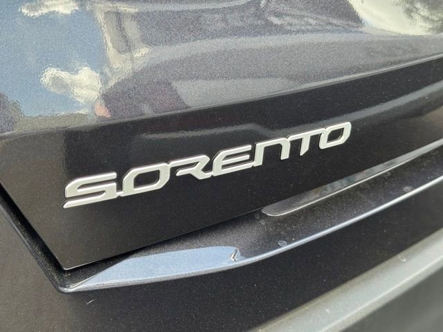 Certified 2025 Kia Sorento LX FWD image 3