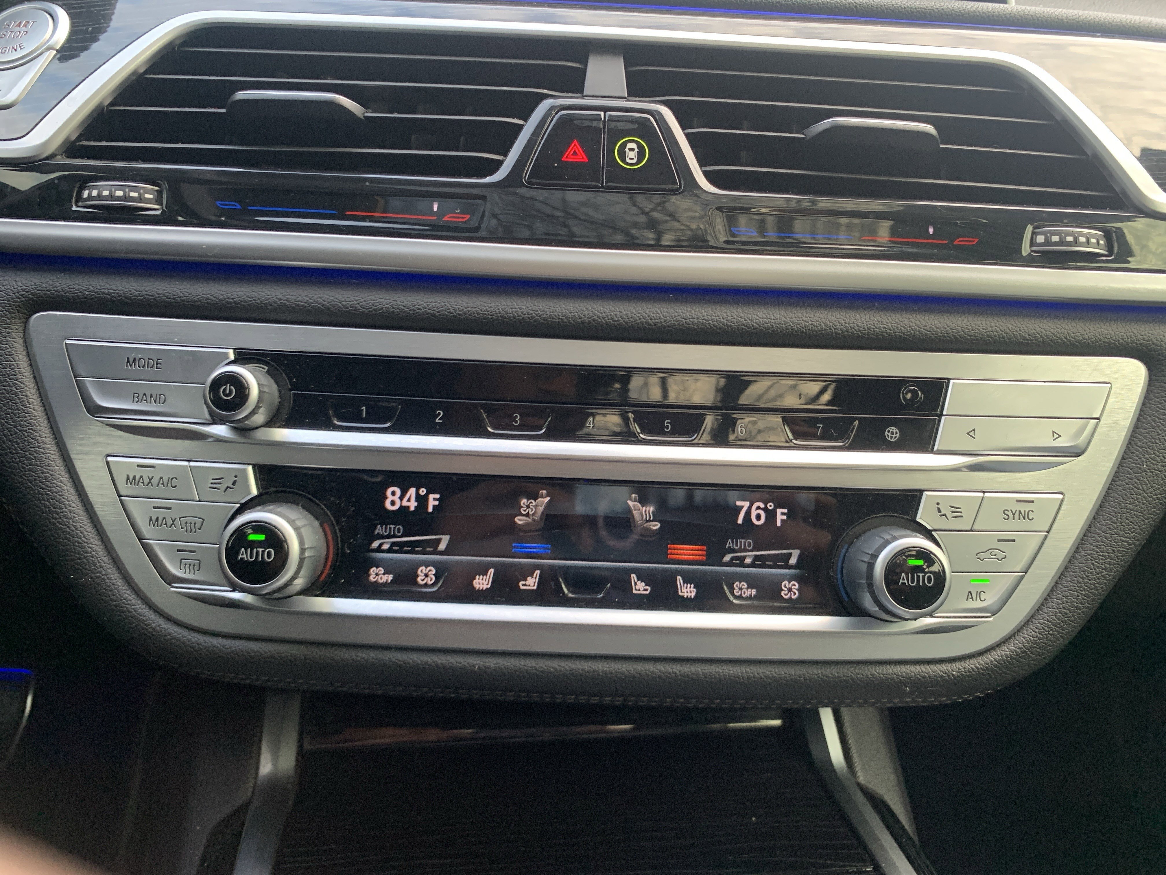 Used 2020 BMW 740i w/ M Sport Package image 29