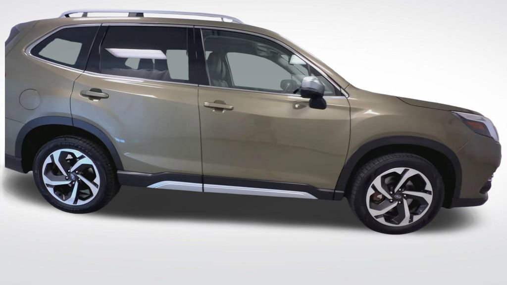 Used 2023 Subaru Forester Touring AWD/4WD image 9