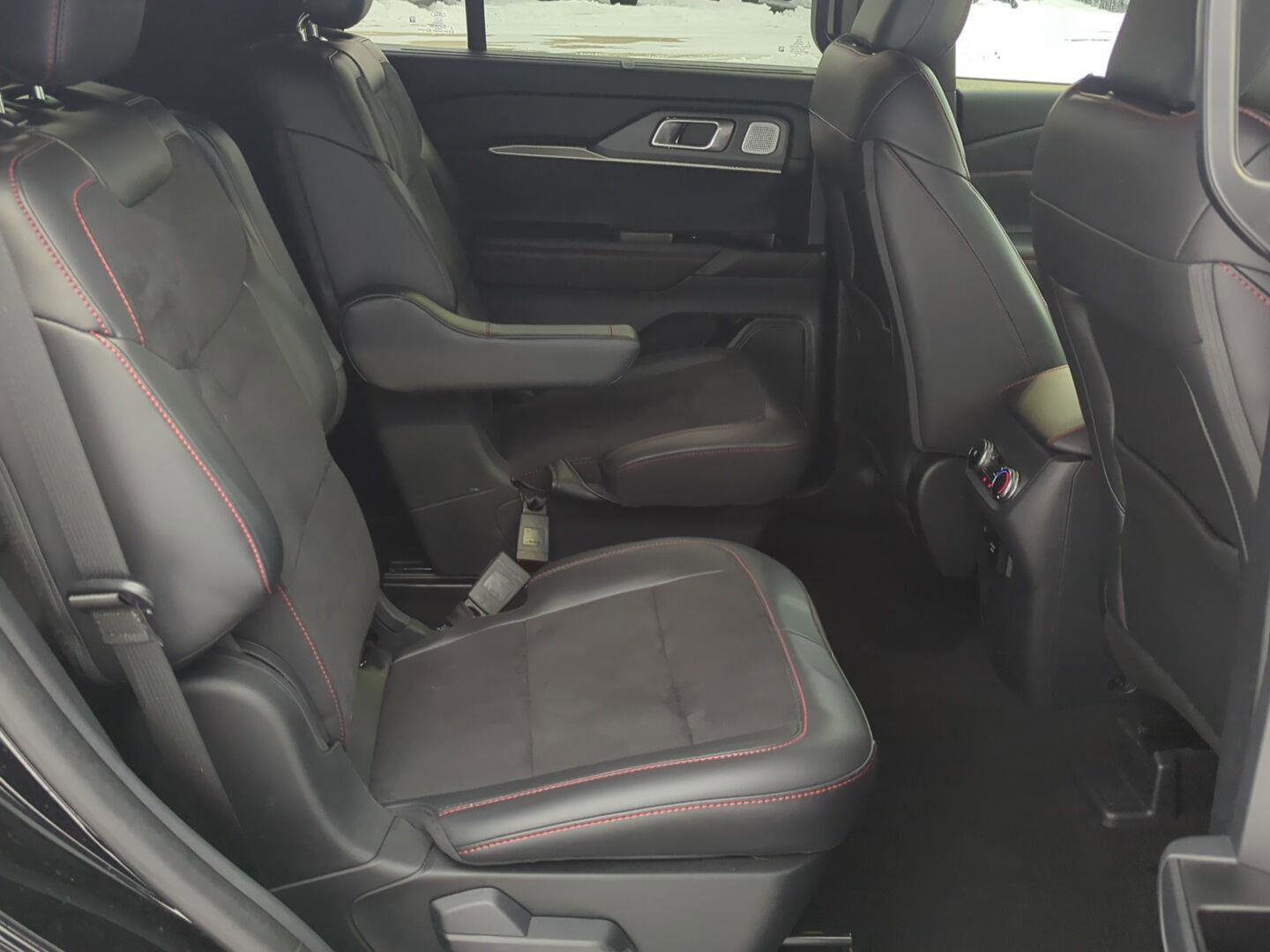 Used 2025 Ford Explorer ST image 24