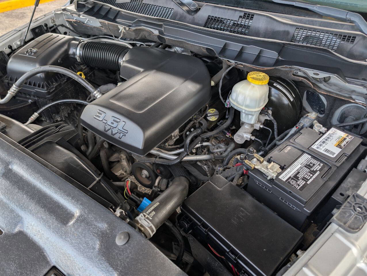 Used 2018 RAM 1500 Classic SLT image 30