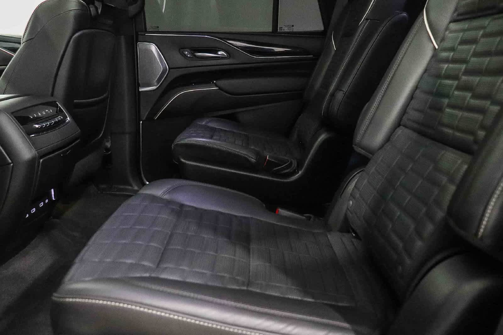 Used 2023 Cadillac Escalade V w/ LPO, ONYX Package AWD/4WD image 22