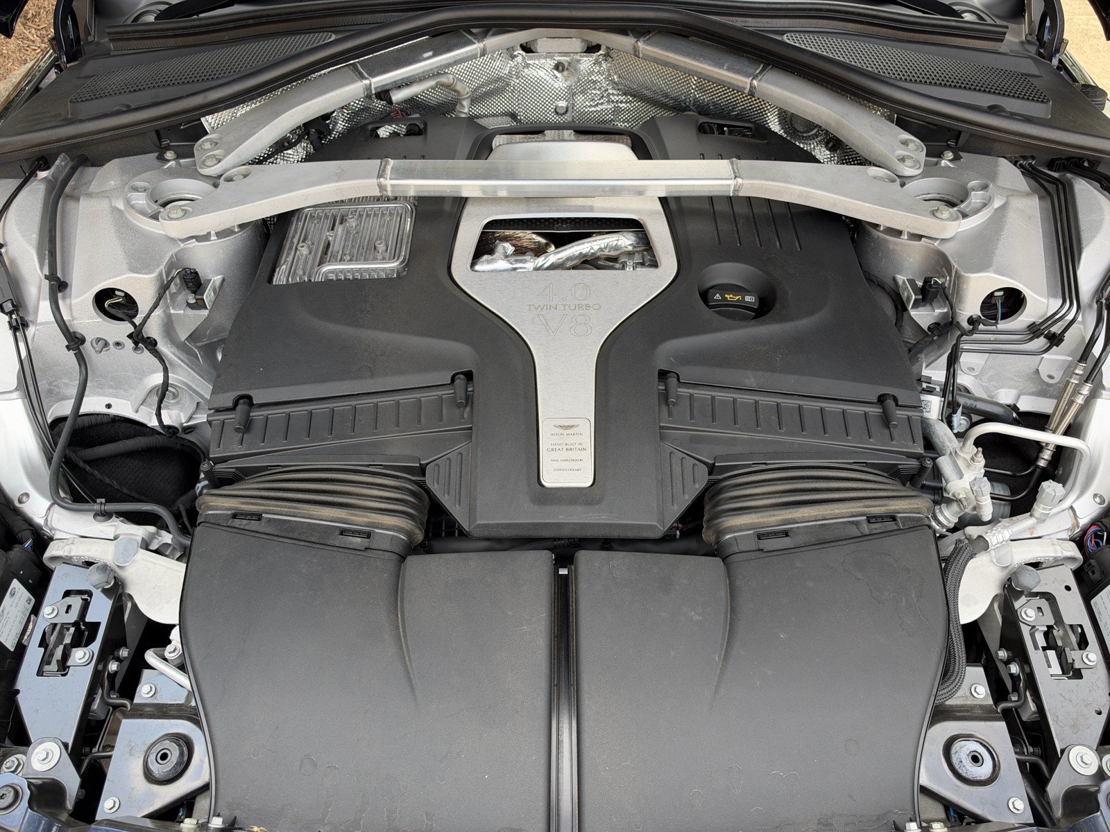 Used 2021 Aston Martin DBX AWD/4WD image 18
