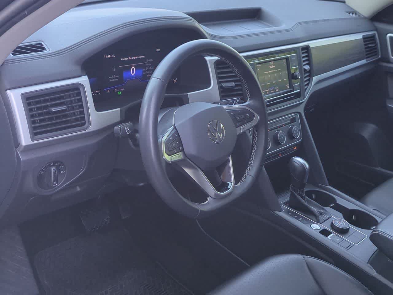 Used 2023 Volkswagen Atlas SE AWD/4WD image 2