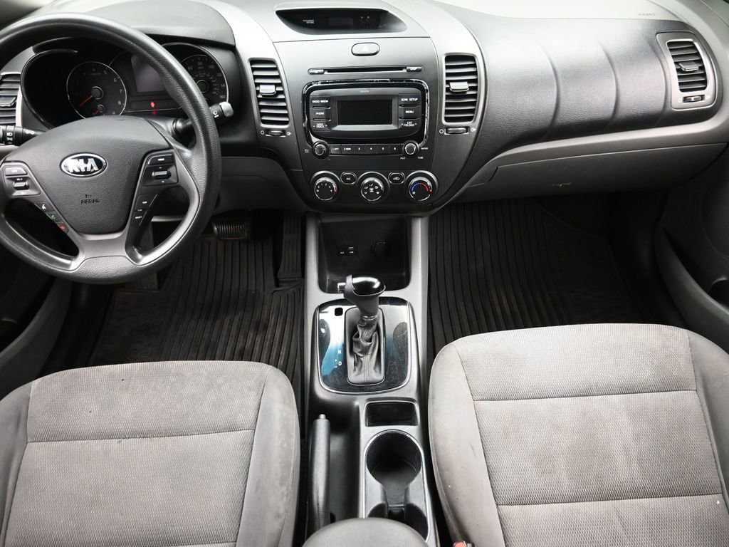 Used 2017 Kia Forte LX image 12
