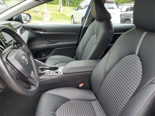 Used 2024 Toyota Camry SE image 5