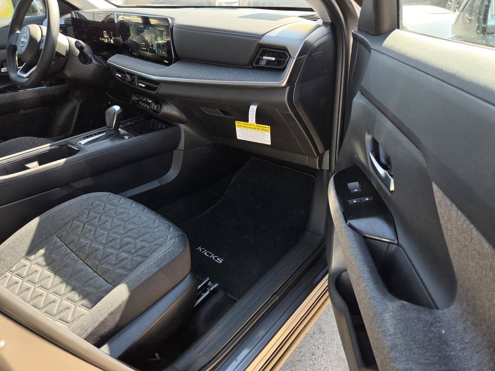 New 2027 Nissan Kicks SV w/ Cold Weather Package FWD image 9