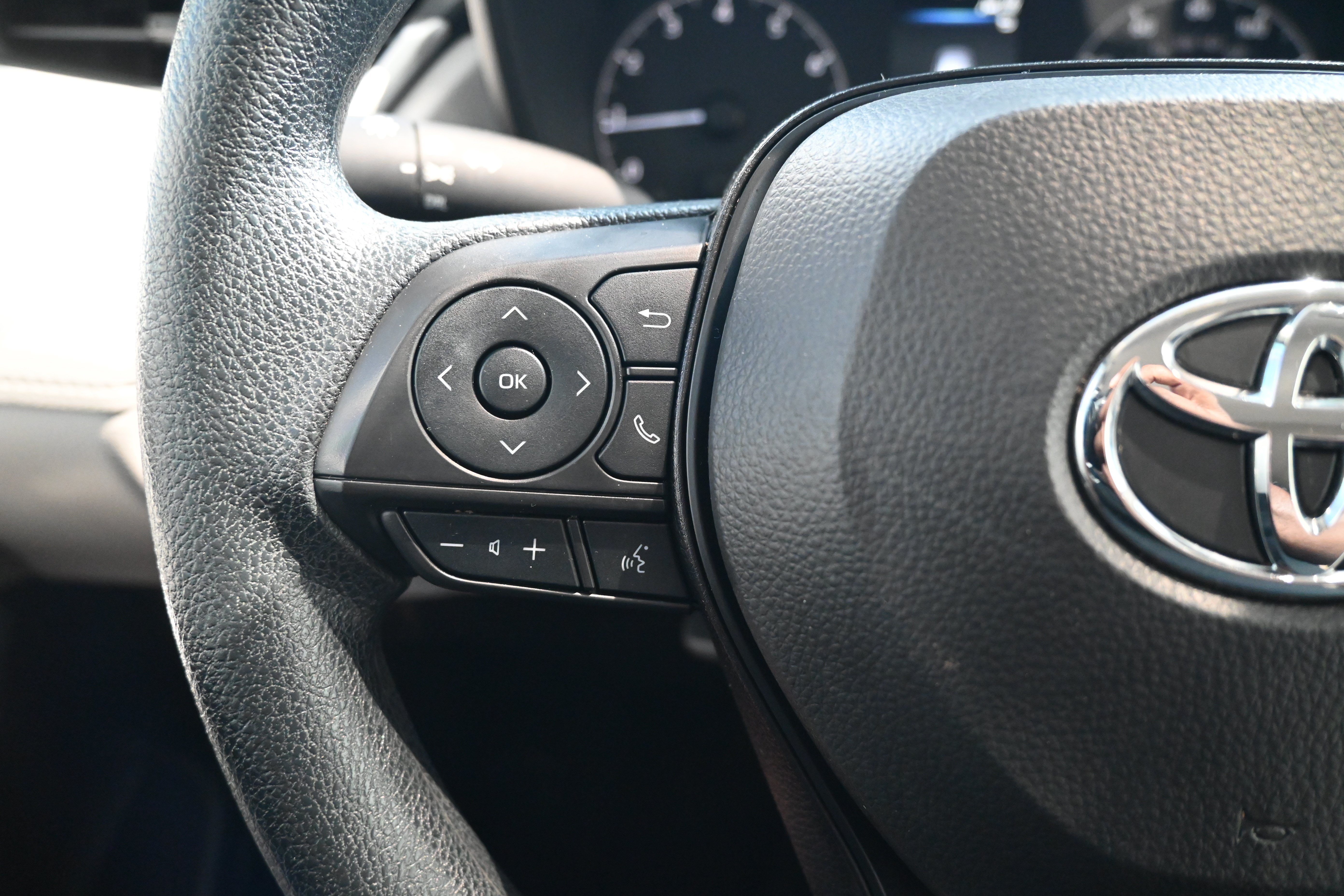 Used 2024 Toyota Corolla Cross L FWD image 18