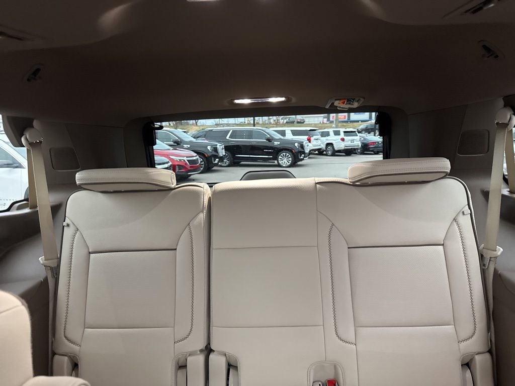 Used 2025 GMC Yukon Denali w/ Sun & Power Step Package image 31
