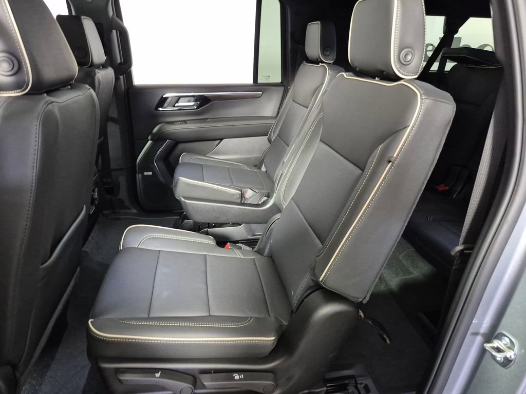 New 2026 Chevrolet Suburban Premier w/ Sun And Tow Package AWD/4WD image 23