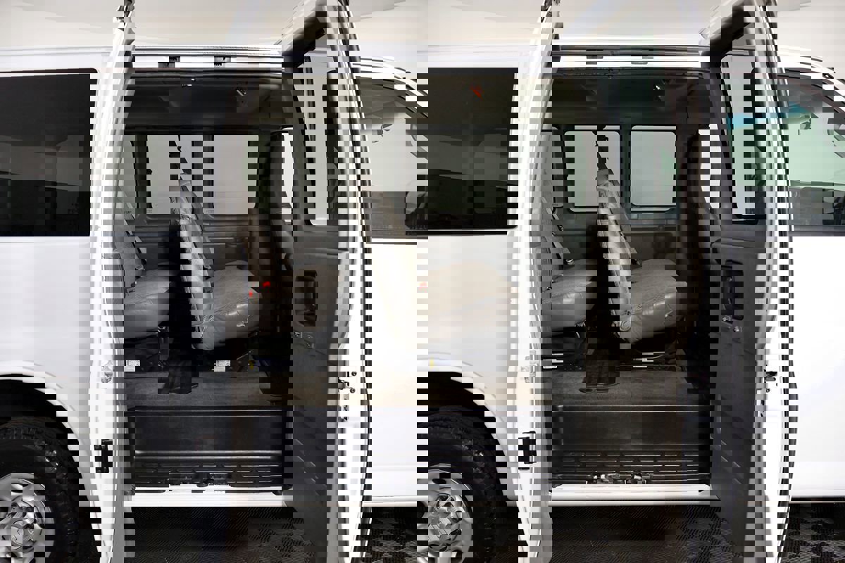 Used 2016 Chevrolet Express 2500 LS RWD image 41