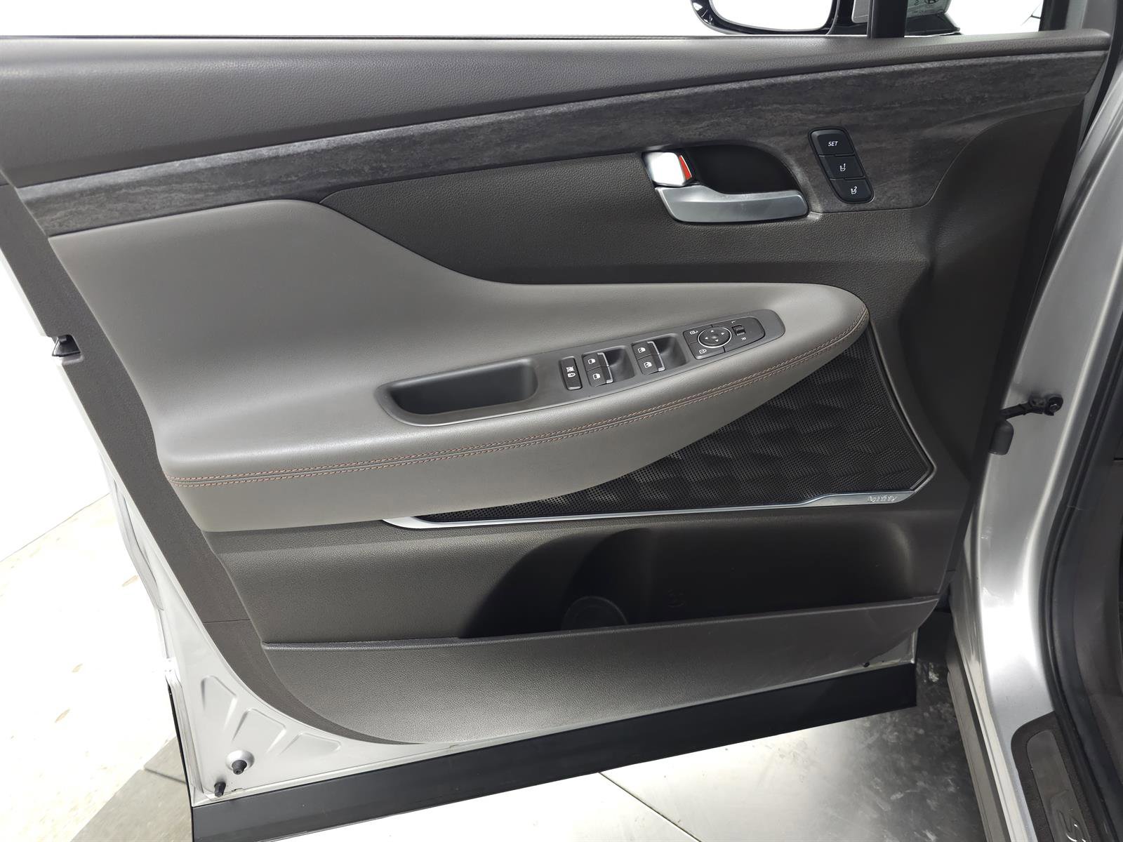Used 2020 Hyundai Santa Fe Limited w/ Cargo Package image 14