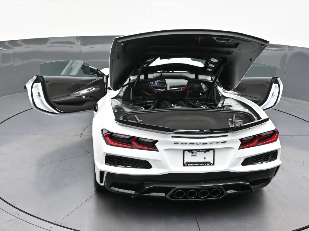 Used 2027 Chevrolet Corvette Z06 RWD image 38