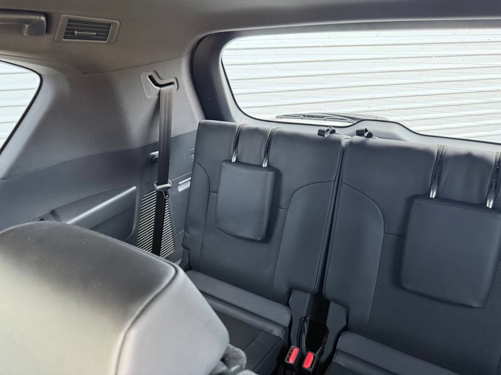 Used 2022 Lexus LX 600 4WD w/ Appearance Package image 27