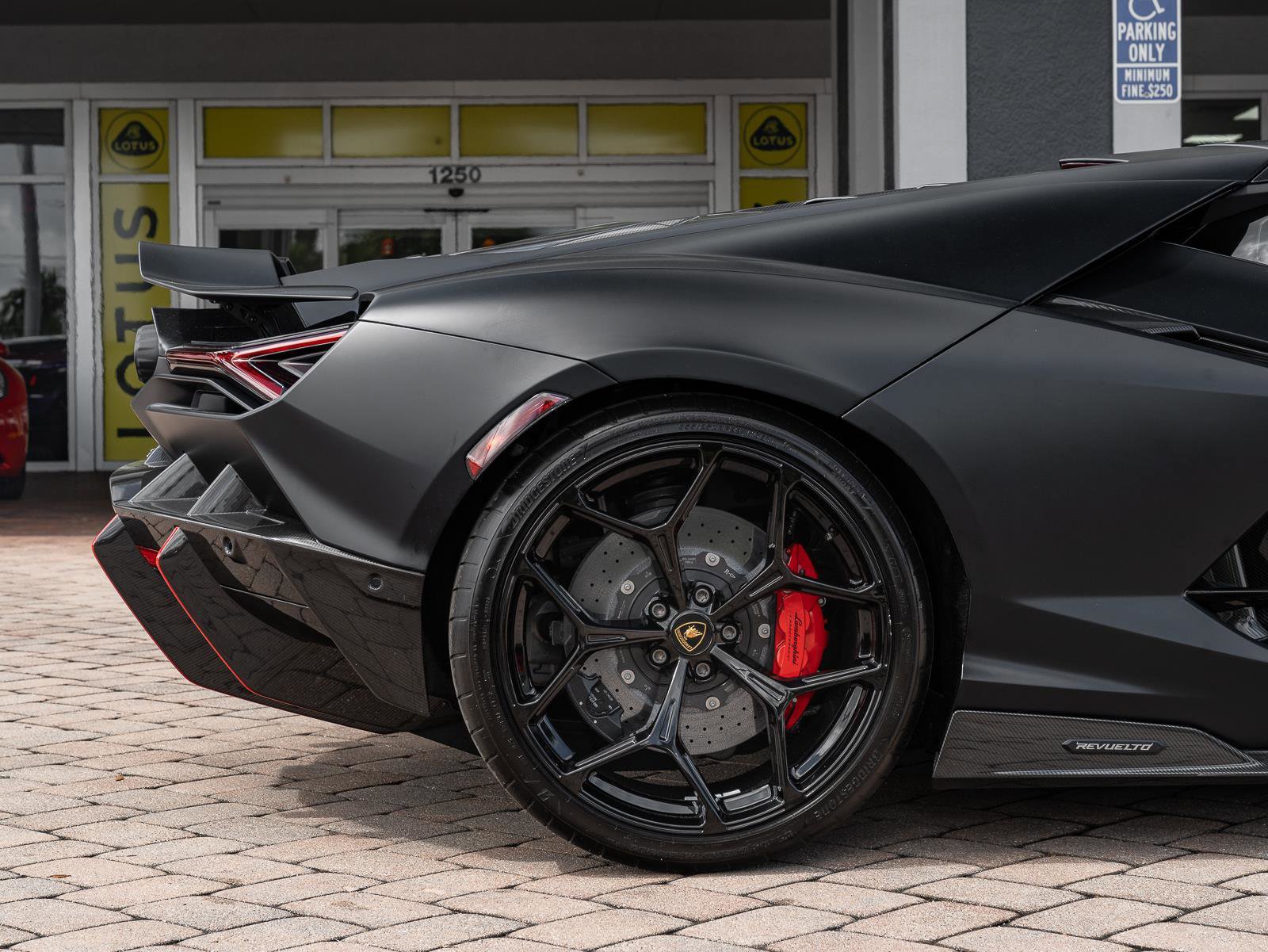 Used 2024 Lamborghini Revuelto image 45
