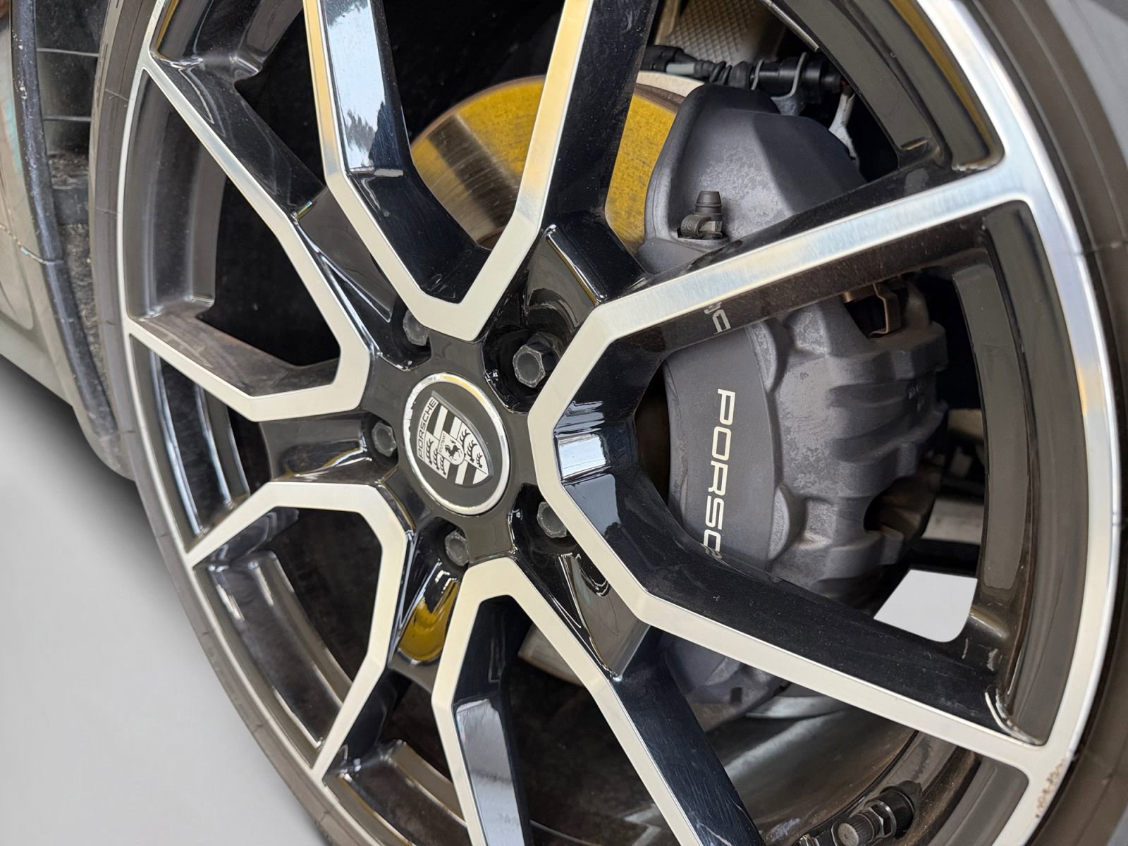 Used 2022 Porsche Taycan image 12