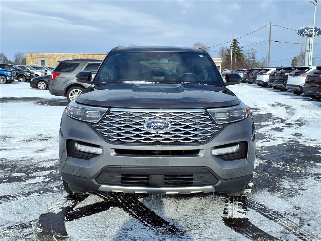 Used 2023 Ford Explorer Platinum w/ Technology Package AWD/4WD image 2
