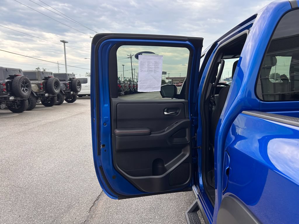 Used 2025 Nissan Frontier PRO-4X w/ Pro Convenience Package AWD/4WD image 17