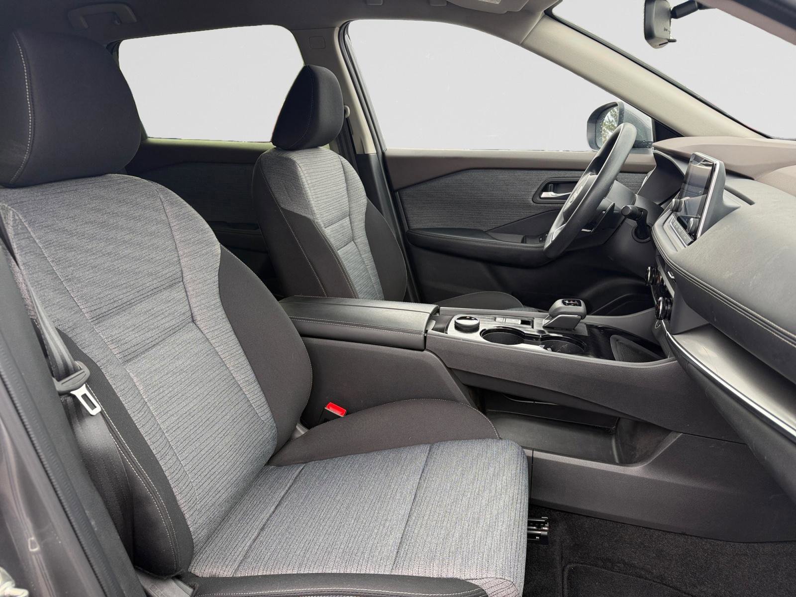 Used 2023 Nissan Rogue SV AWD/4WD image 15