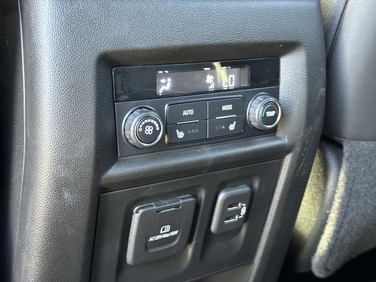 Used 2022 Chevrolet Traverse Premier image 21