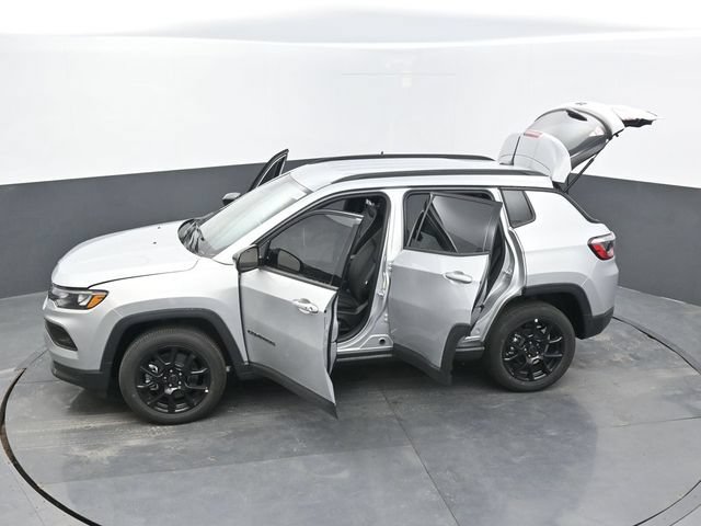 New 2025 Jeep Compass Latitude w/ Convenience Group AWD/4WD image 76
