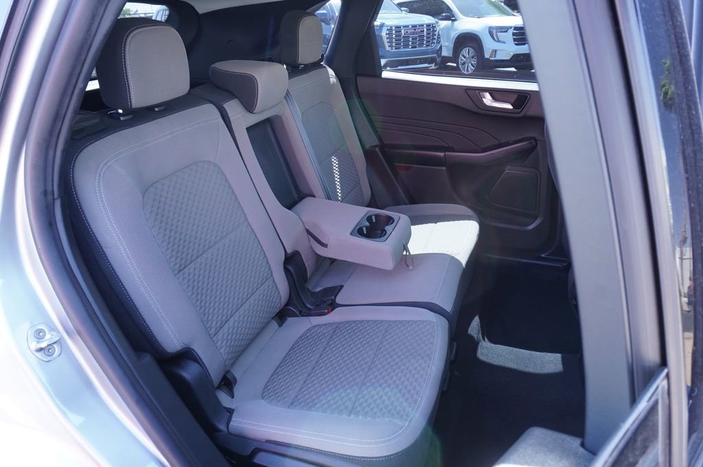Used 2021 Ford Escape SE w/ SE Sport Appearance Package FWD image 9